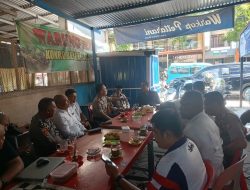 Kapolres Maros Ngopi Bareng Warga di Warkop Pettarani, Perkuat Silaturahmi dan Kedekatan dengan Masyarakat
